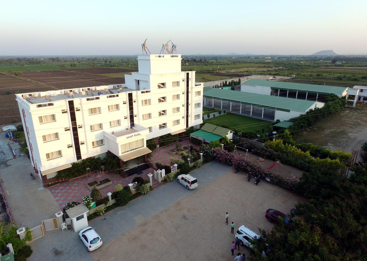 Hotel Vinay Residency Sindhnur Exterior foto