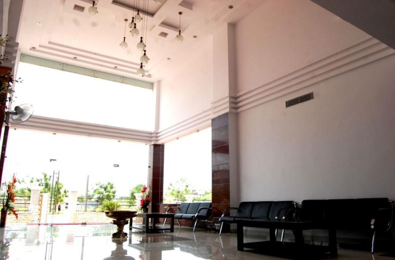 Hotel Vinay Residency Sindhnur Exterior foto