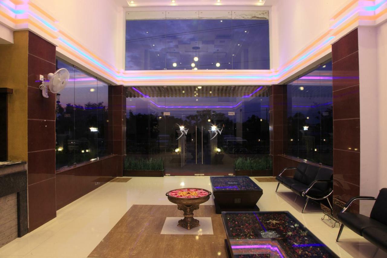Hotel Vinay Residency Sindhnur Exterior foto